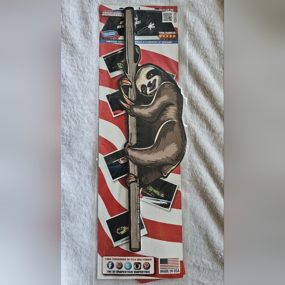 Hanging Sloth WiperTag for Rear Wipers - Picture 4 of 6